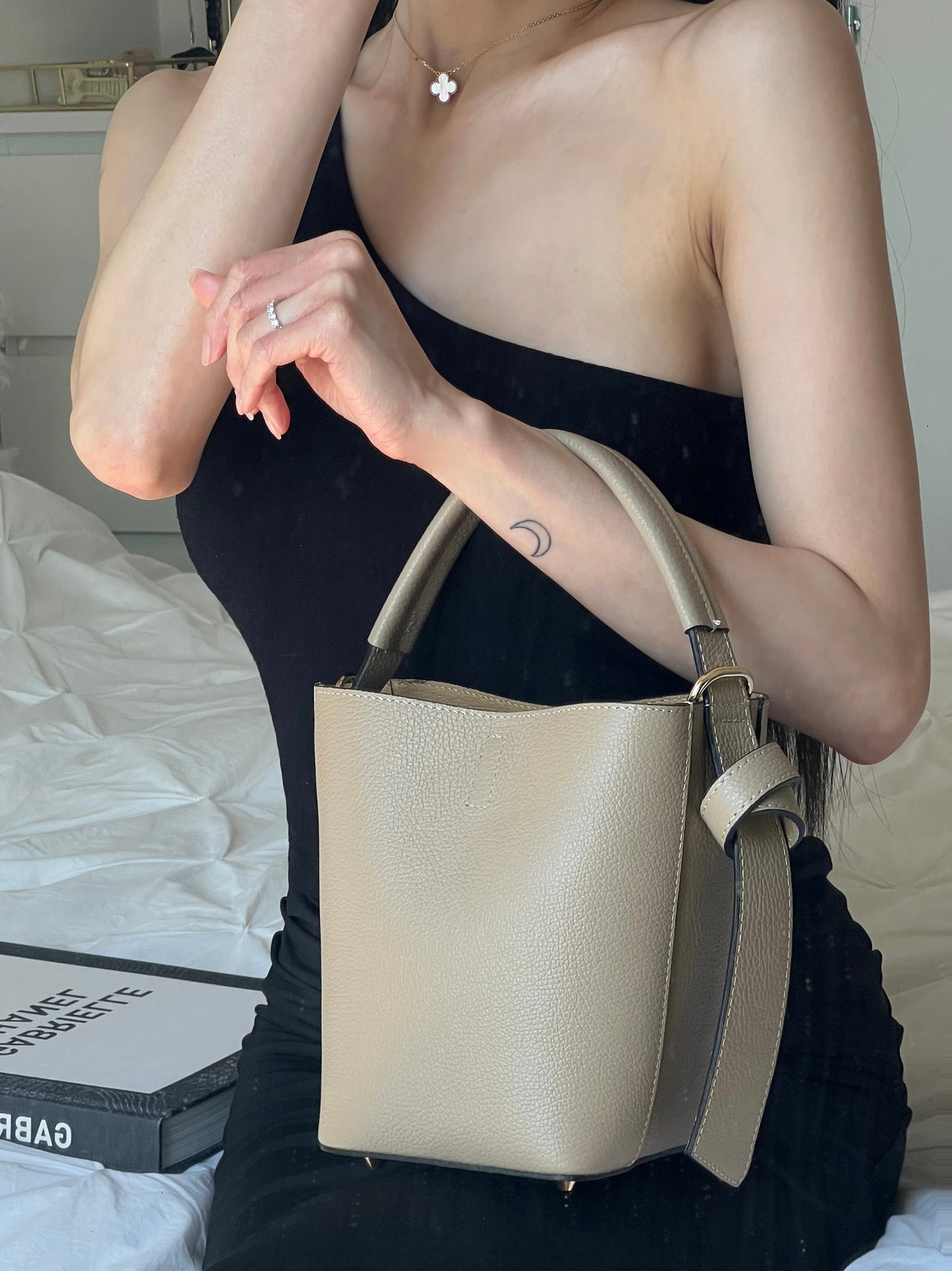 JOLIE bucket bag